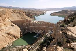 Image du Maroc Professionnelle de  Le barrage Laghrasse "dit barrage Hassan II", il se situe à 50 km au sud est de Taourirte au nord du Maroc, Samedi 10 Février 2006, ce barrage fournit en eau potable  le barrage Mohammed V qui sert de lien pour Machraa Hammadi,  ce dernier permet l'approvisionnement des centre de Taourirte et El Aïoun Sidi Mellouk. (Photo / Abdeljalil Bounhar) 